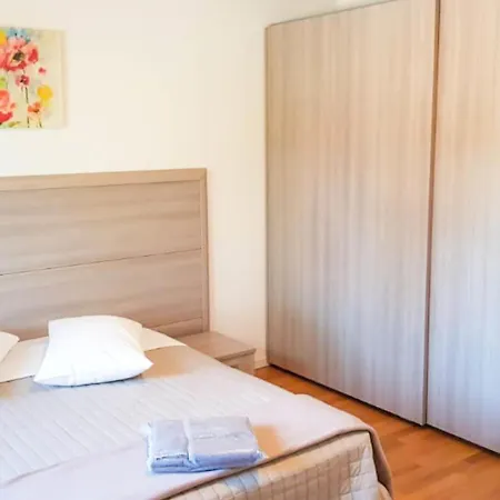 아파트 Locazione Turistica Mare Azzurro-4 *